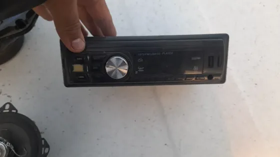 Динамик JVC с максимальной мощностью 160 Вт