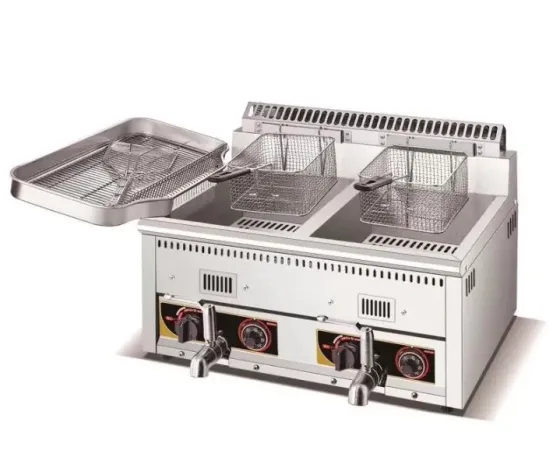 Фритюрница с двумя корзинами и открытой крышкой, предназначенная для приготовления жареных блюд в ресторанах и кафе