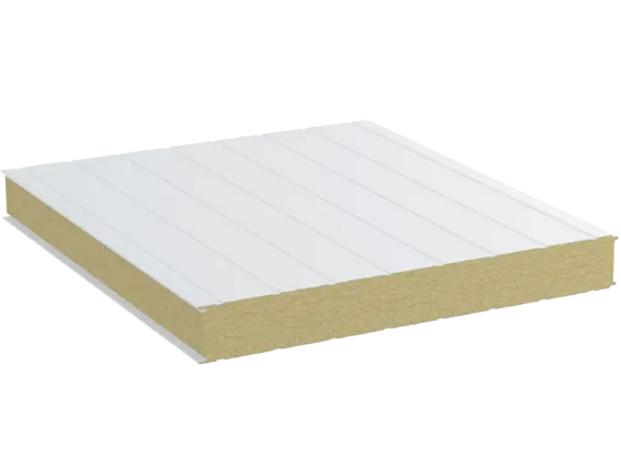 Промышленное производство сэндвич-панелей на заводе, работники раскладывают панели