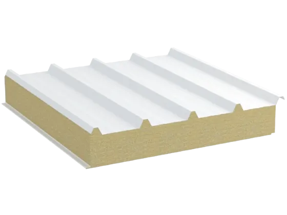 Промышленное производство сэндвич-панелей на заводе, работники раскладывают панели