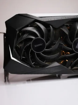AORUS GeForce RTX 3070 Ti видеокартасы екі желдеткішімен