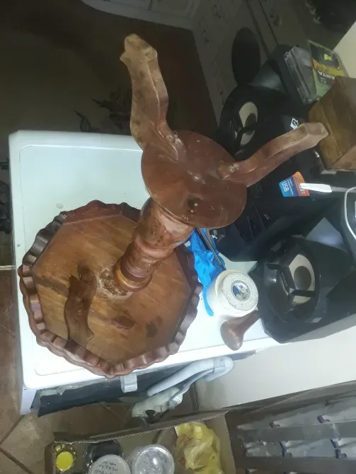 Ерекше дизайны бар ағаш үстелдің тіреуі