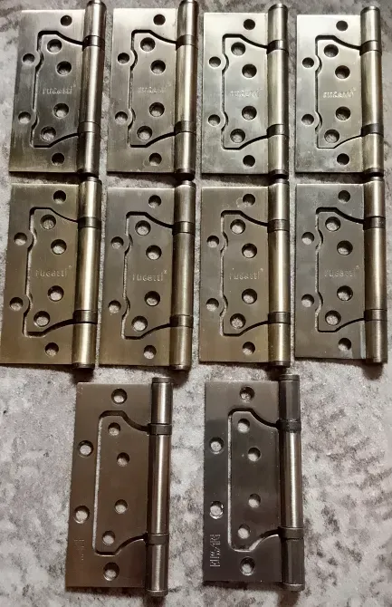 Множественные дверные петли из металла, различные размеры и конфигурации