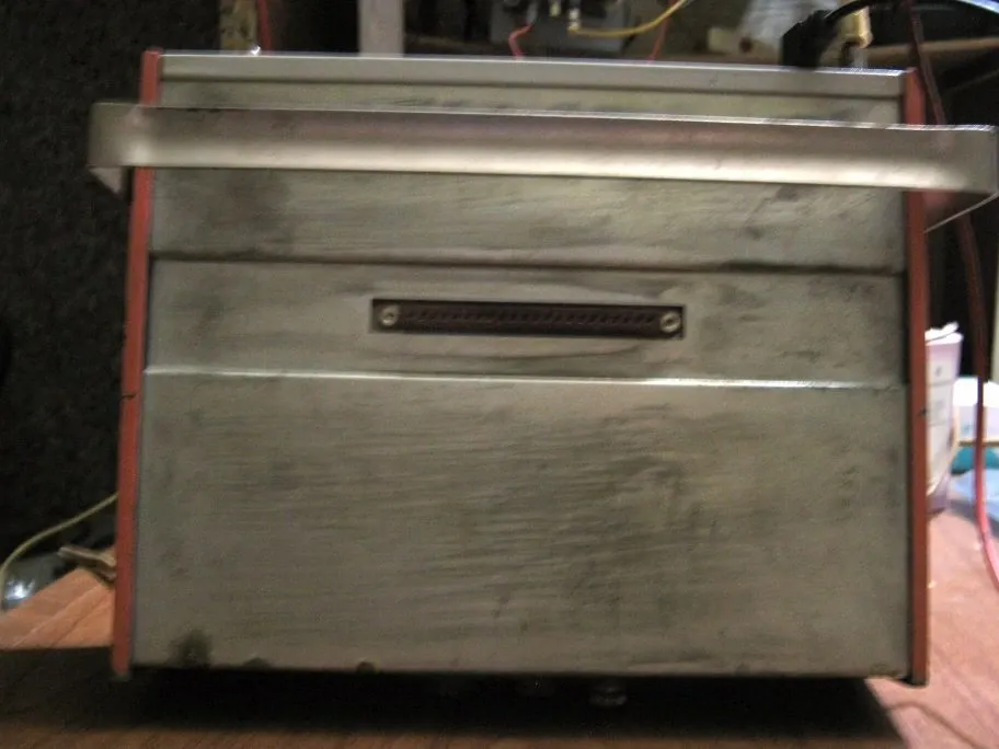 Задняя панель электрического измерительного устройства