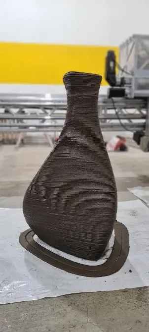 Керамакордовая ваза с уникальным дизайном