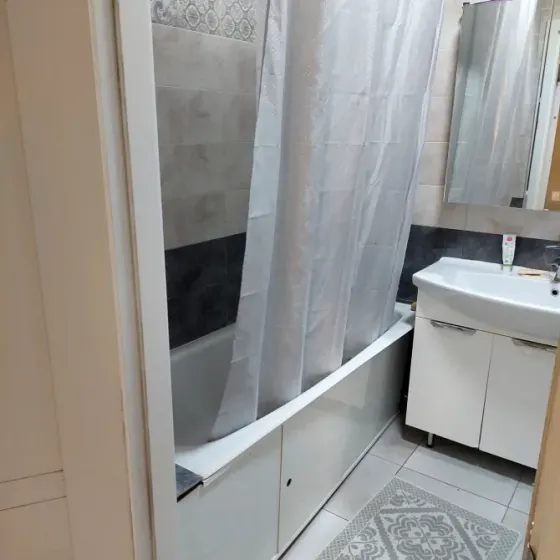 Күн сәулесінде қаралған шкаф