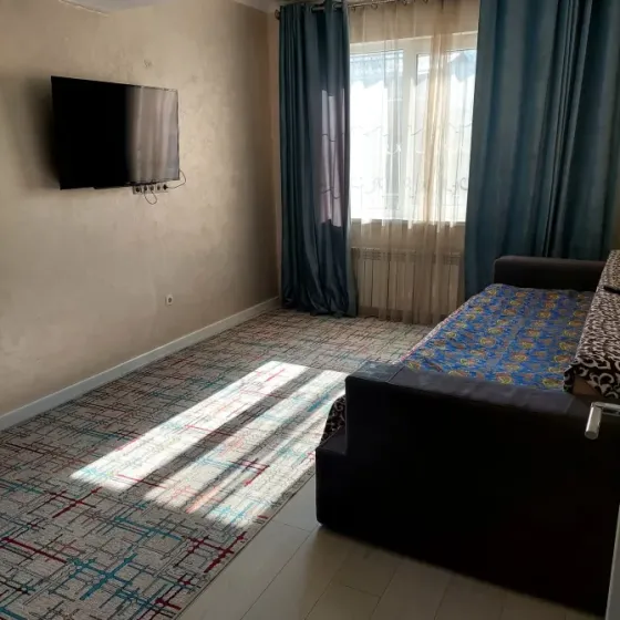 Күн сәулесінде қаралған шкаф