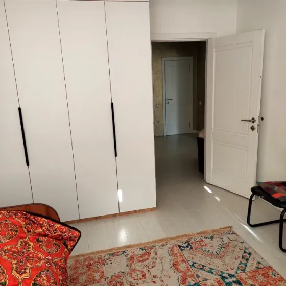 Күн сәулесінде қаралған шкаф