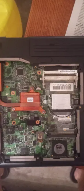 Ноутбук Fujitsu AMILO L1310G Алматы қаласы - сурет 3