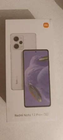 Упаковка смартфона Redmi Note 12 Pro+ с изображением устройства на коробке