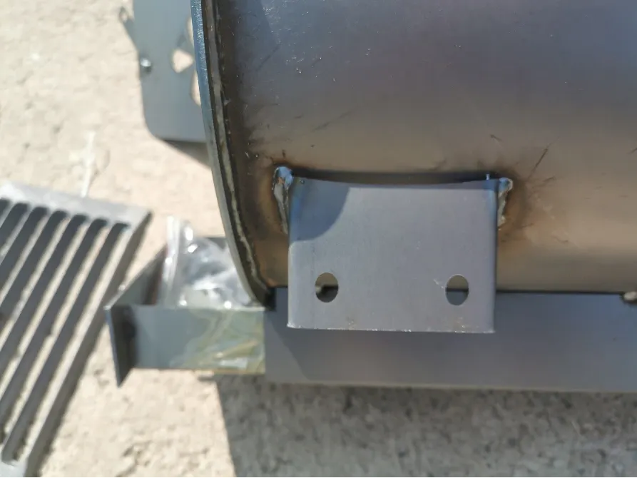 Пештің бекіткіштері бар бүйір көрінісі