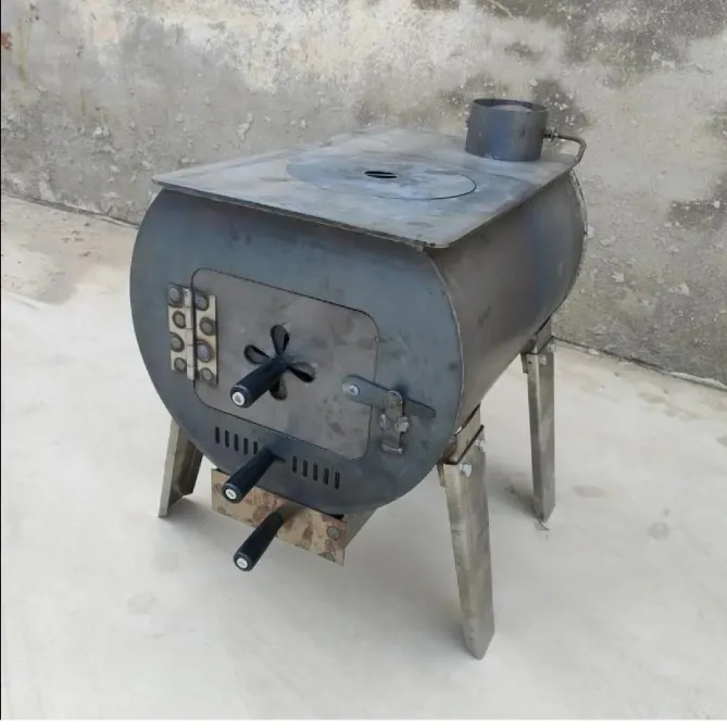 Металл аяқтардағы дөңгелек үсті және түтін құбыры бар пеш