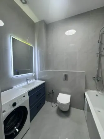 заманауи ас үй ас үй жабдықтары мен шыны нақышымен