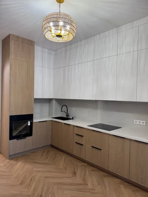 заманауи дизайн элементтері мен функционалдық техникасы бар ас үй