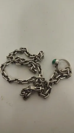 Статуэтка совы на деревянной подставке