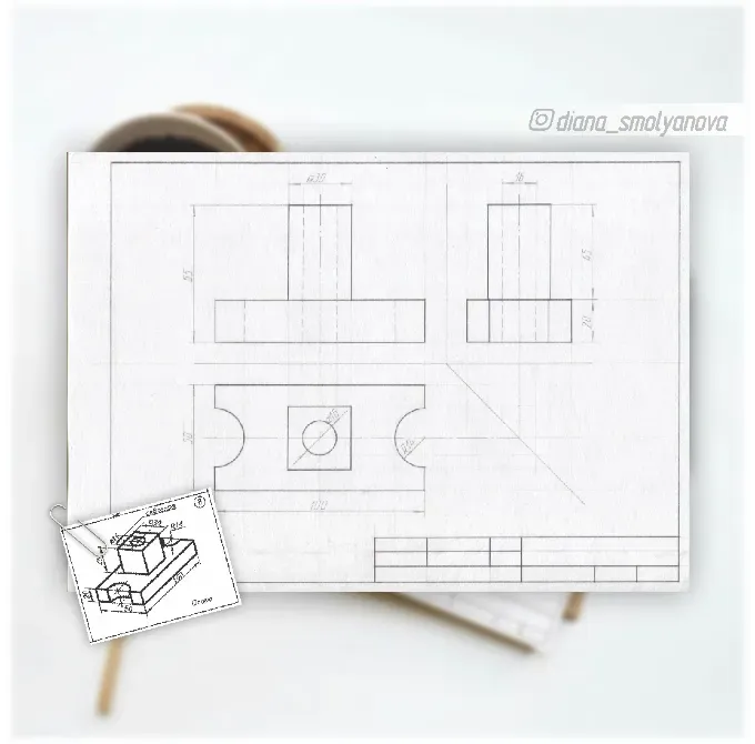 Кофе кружкасының фонында мөлшерлер мен аннотациялары бар архитектуралық стильдегі сызбалар