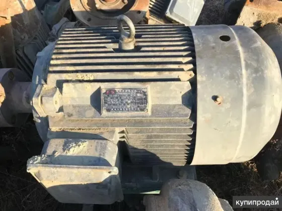 Электр қозғалтқыштары бар сақтау орны, ескі және жаңа қозғалтқыштардың көпшілігі