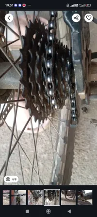 Изображение горного велосипеда с фокусом на руль