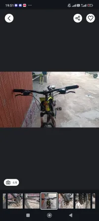 Изображение горного велосипеда с фокусом на руль