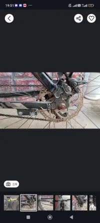 Изображение горного велосипеда с фокусом на руль