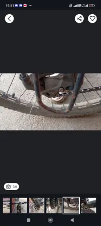 Изображение горного велосипеда с фокусом на руль