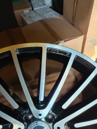 Диск автомобиля Mercedes на упаковке