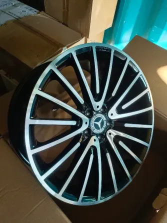 Диск автомобиля Mercedes на упаковке