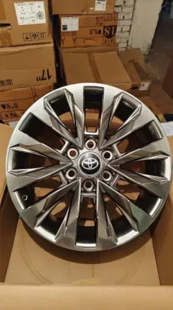 Диски автомобиля Toyota с уникальным дизайном и отделкой