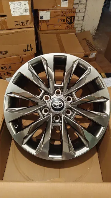 Диски автомобиля Toyota с уникальным дизайном и отделкой