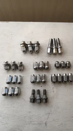 Запасные кольца и монтажные элементы для автомобилей