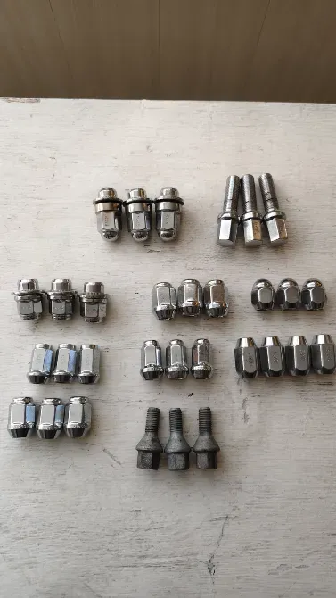 Хромированные колесные гайки и их комбинации