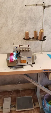 JACK JK-606 тігін машинасы қызыл матамен