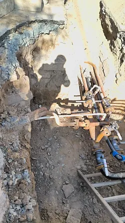 Услуги по сантехническим работам: установка септиков и подключение коммуникаций