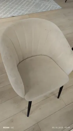 пятна на диване с светлой обивкой