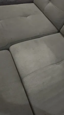 пятна на диване с светлой обивкой