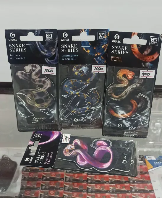 Серия ароматизаторов Snake с различными запахами от Grass