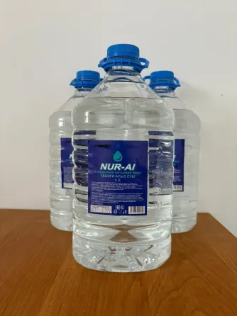 Бутылка с водой NUR-AI объемом 5 литров
