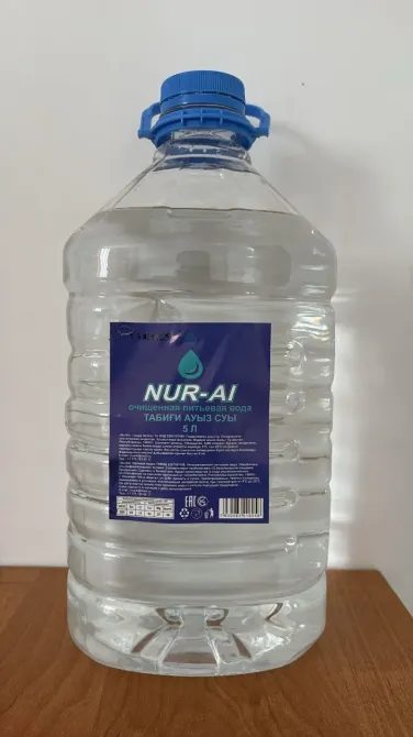 NUR-AI суы бар 5 литрлік бөтелке