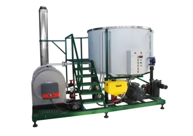 Установка для производства пара с парогенератором и емкостью для воды