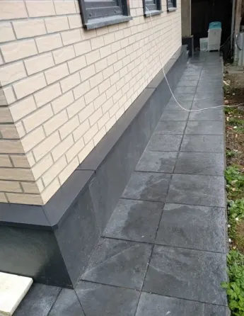 Окно на деревянном доме