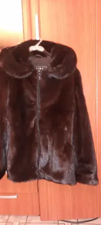 Шляпа из меха с коричневым отливом