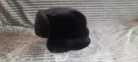 Шляпа из меха с коричневым отливом