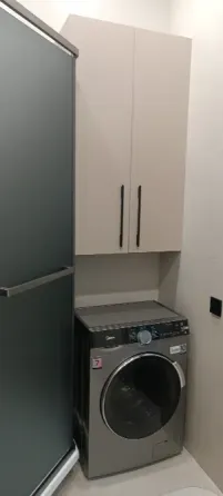 Современное здание с элементами классического стиля, высота до 5 этажей