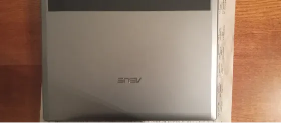 Windows XP операциялық жүйесімен жұмыс үстелінің скриншоты және жүйелік ақпарат