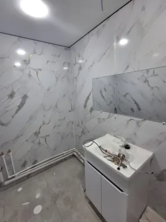 коридор с современным освещением