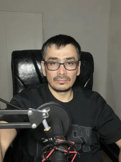 Нижний фотоальбом с изображениями и текстами, связанными с улучшением жизни и поддержкой