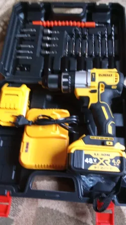 Продам Dewalt шуруповерт девалт новое  аккумулятор  Алматы