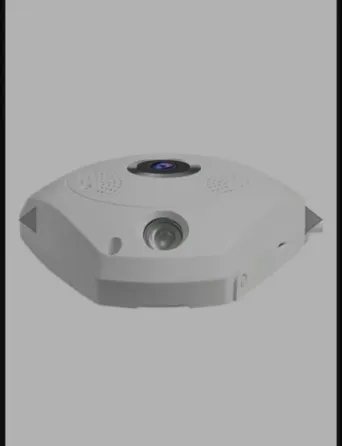 Камера с треугольным корпусом и несколькими объективами