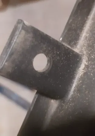 Крышка радиатора с двумя отверстиями под вентиляторы