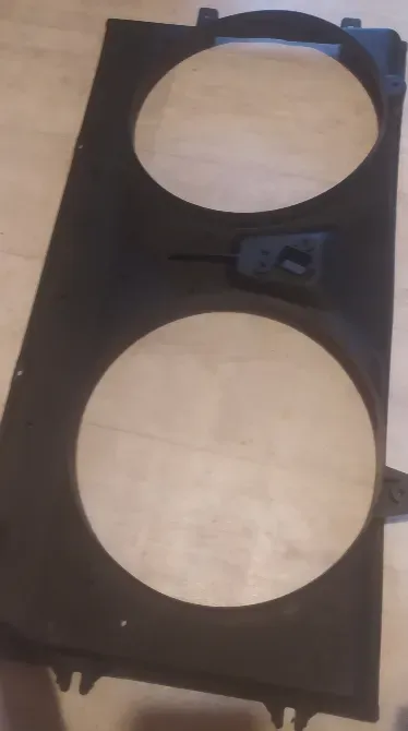 Крышка радиатора с креплением вентилятора